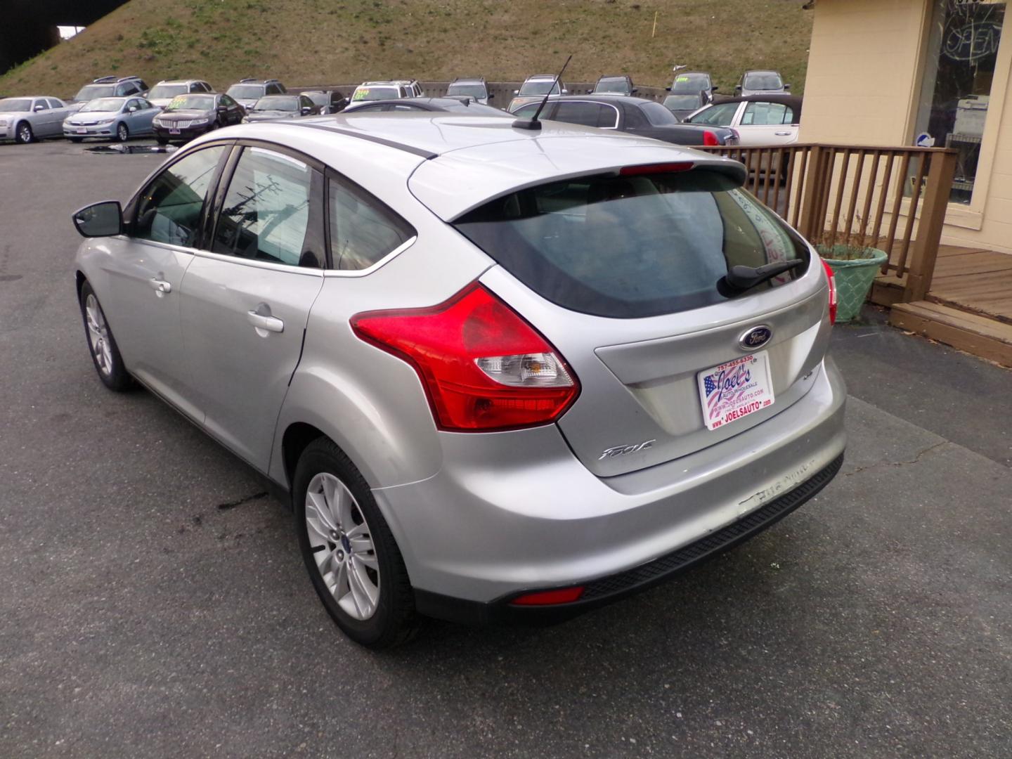 2012 Silver Ford Focus (1FAHP3M29CL) , Automatic transmission, located at 5700 Curlew Drive, Norfolk, VA, 23502, (757) 455-6330, 36.841885, -76.209412 - Photo#11